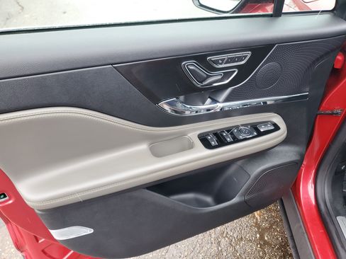 Certified 2023 Lincoln Corsair AWD w/ Equipment Group 101A image 10