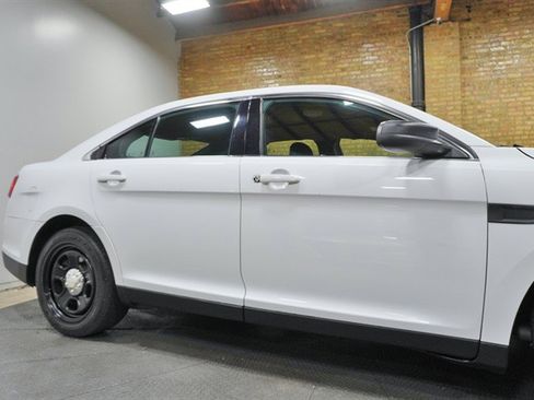 Used 2016 Ford Taurus Police Interceptor AWD image 9
