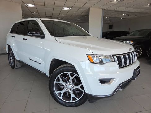 Used 2018 Jeep Grand Cherokee Limited AWD/4WD image 1