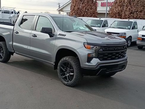 New 2026 Chevrolet Silverado 1500 Custom Trail Boss w/ Dark Appearance Package image 3