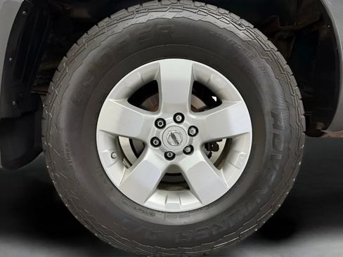Used 2012 Nissan Frontier SV w/ SV Premium Utility Pkg AWD/4WD image 26