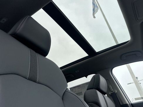 Certified 2025 Honda Pilot Touring image 19