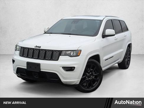 Used 2020 Jeep Grand Cherokee Altitude image 1