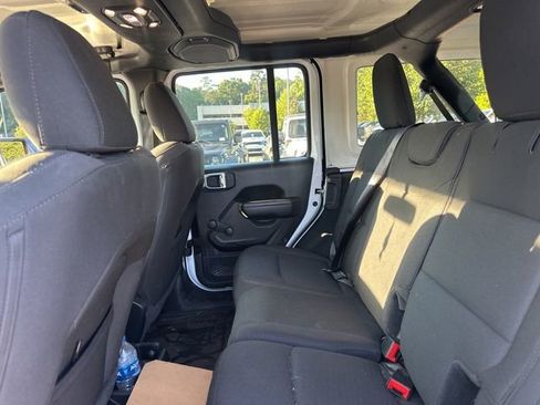 Used 2022 Jeep Wrangler Unlimited Sport AWD/4WD image 12