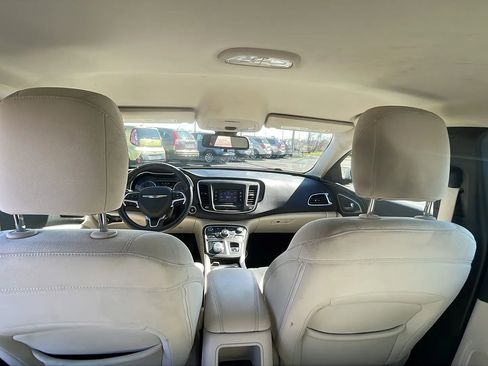 Used 2015 Chrysler 200 Limited w/ Convenience Group FWD image 17