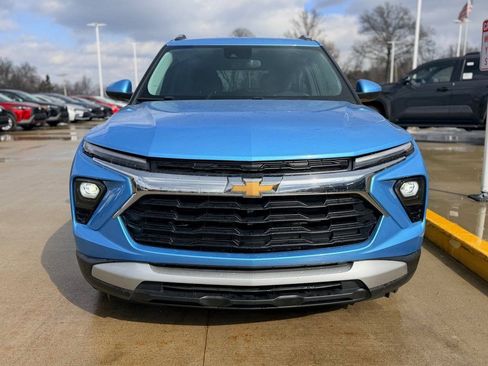 Used 2025 Chevrolet TrailBlazer LT w/ LT Cold Weather Package image 2