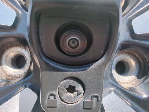 Used 2025 Jeep Wrangler Unlimited Rubicon w/ Convenience Group AWD/4WD image 12