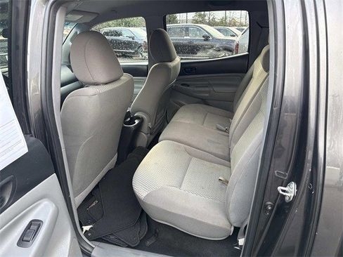 Used 2014 Toyota Tacoma PreRunner image 16