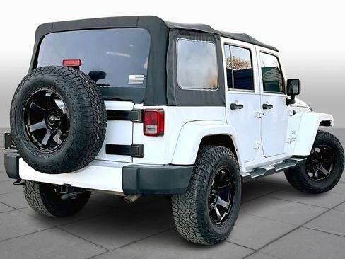 Used 2016 Jeep Wrangler Unlimited Sahara w/ Max Tow Package image 12