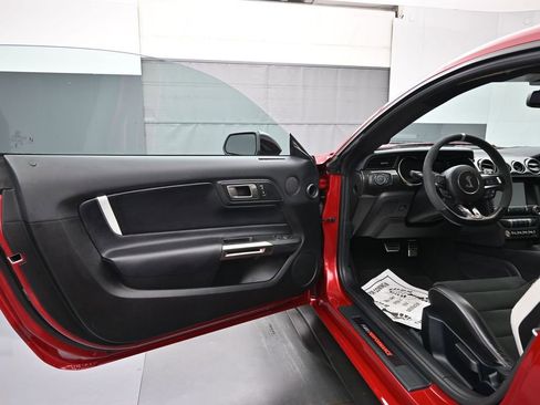 Used 2021 Ford Mustang Shelby GT500 w/ Carbon Fiber Track Pack image 7