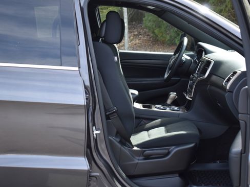 Used 2016 Jeep Grand Cherokee Laredo w/ Quick Order Package 23E image 24