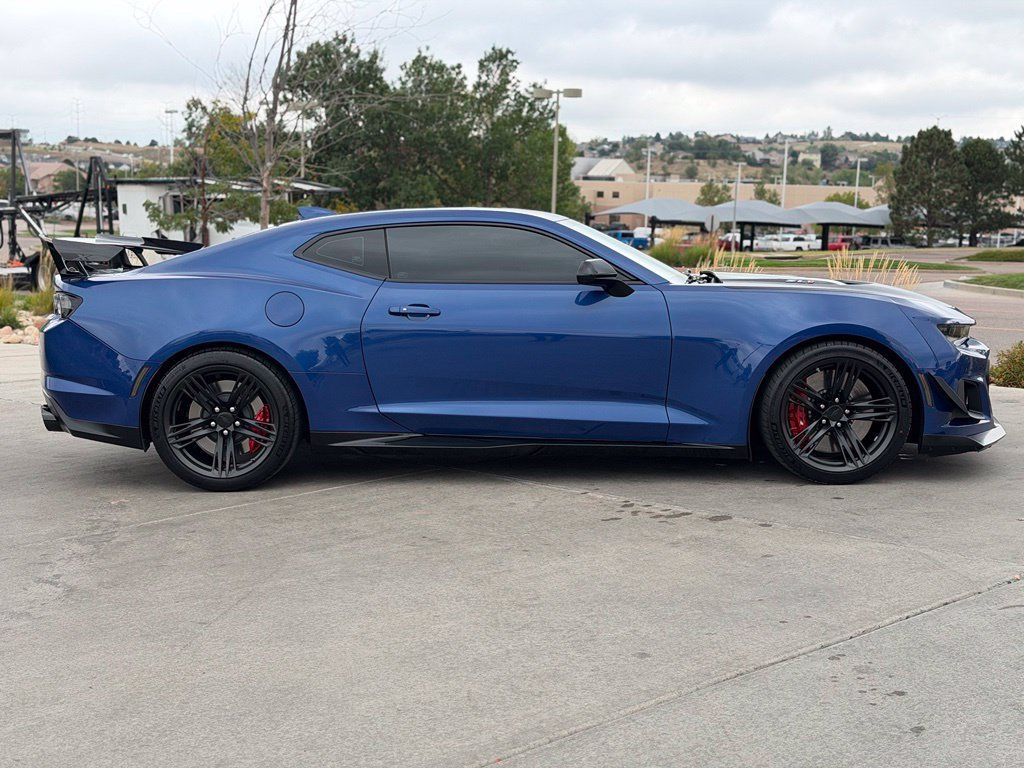 Used 2019 Chevrolet Camaro ZL1 RWD image 10