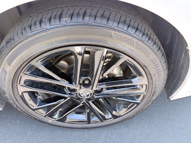 Used 2025 Toyota Camry SE FWD image 24