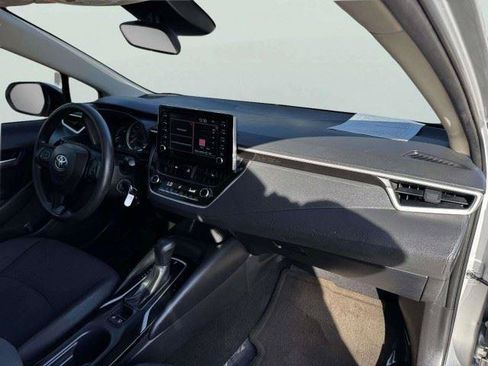 Used 2020 Toyota Corolla LE FWD image 47