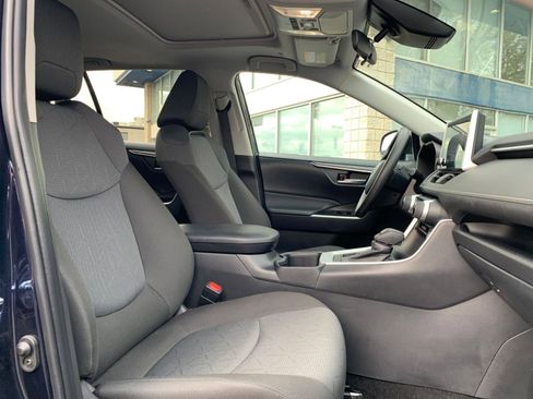 Used 2025 Toyota RAV4 XLE image 36