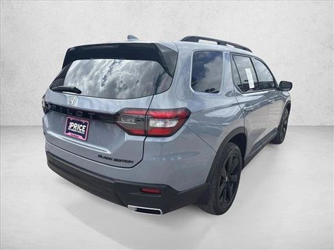 Used 2025 Honda Pilot Black Edition image 5