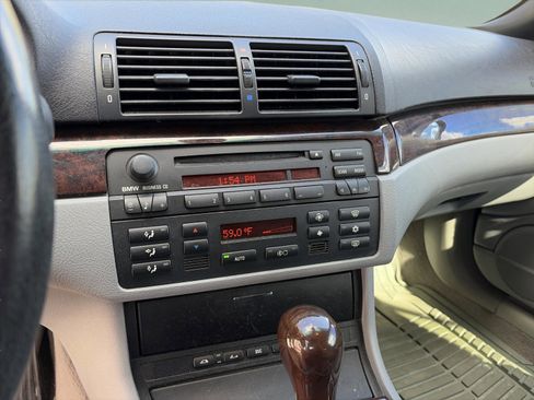 Used 2006 BMW 325Ci Convertible image 11