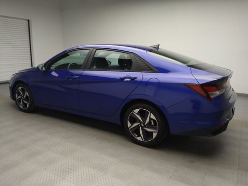 Used 2023 Hyundai Elantra SEL w/ Convenience Package FWD image 3