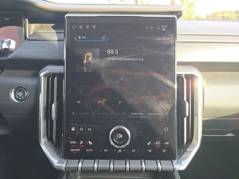 Used 2025 GMC Acadia Elevation image 21