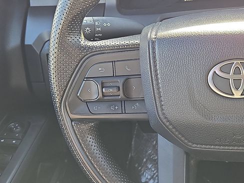 Used 2025 Toyota Tacoma SR AWD/4WD image 16