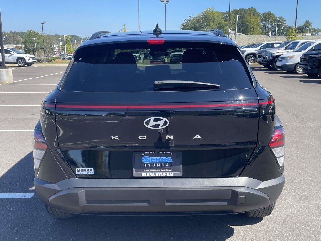 Certified 2025 Hyundai Kona SEL FWD image 3