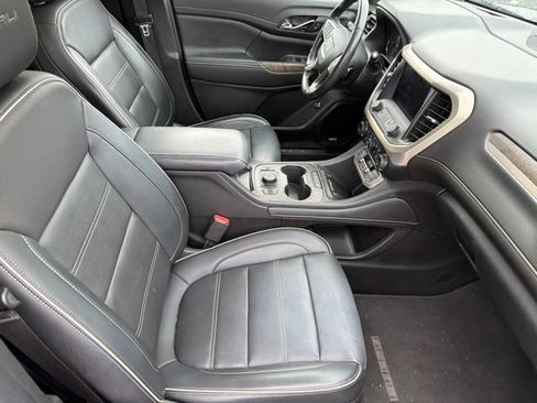 Used 2022 GMC Acadia Denali w/ Denali Ultimate Package AWD/4WD image 12