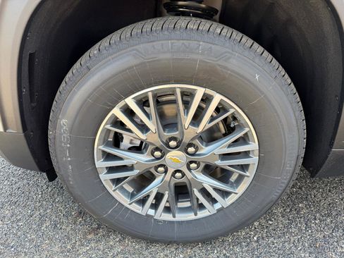 New 2025 Chevrolet Traverse LT w/ Driver Confidence Package image 7