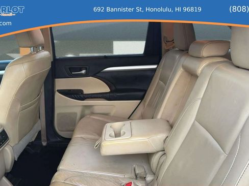 Used 2015 Toyota Highlander XLE FWD image 19