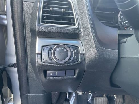 Used 2019 Ford Explorer XLT w/ Equipment Group 202A FWD image 18