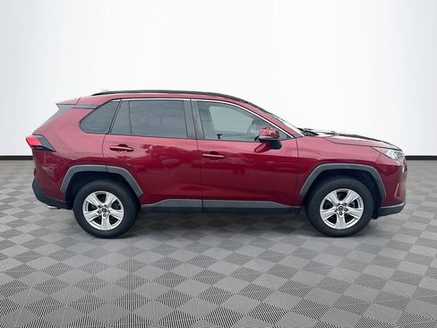 Used 2019 Toyota RAV4 XLE FWD image 5