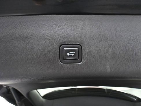 Used 2020 Chevrolet Traverse LT w/ Driver Confidence II Package AWD/4WD image 42