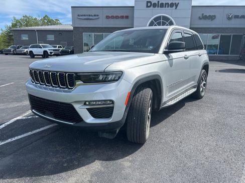 Used 2024 Jeep Grand Cherokee Limited AWD/4WD image 1