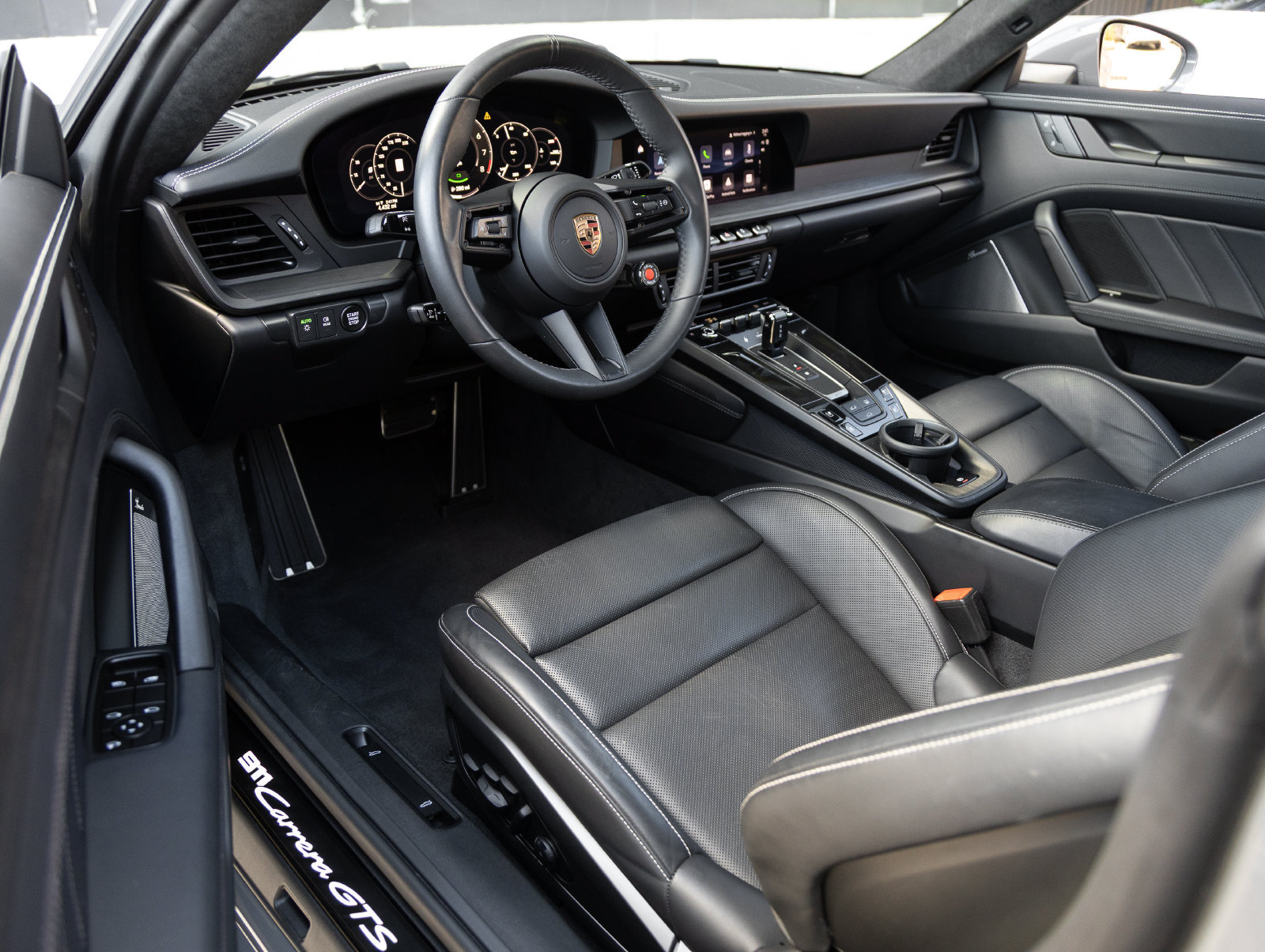 Certified 2026 Porsche 911 Carrera GTS w/ Premium Package RWD image 4