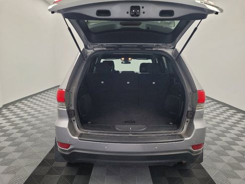 Used 2018 Jeep Grand Cherokee Laredo RWD image 29
