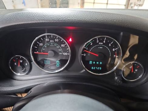 Used 2013 Jeep Wrangler Rubicon w/ PWR Convenience Group image 16