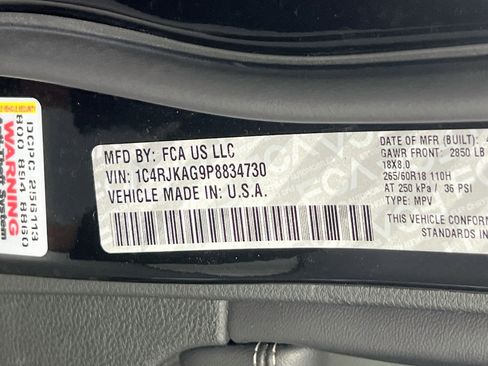 Used 2023 Jeep Grand Cherokee L Laredo w/ Luxury Tech Group I AWD/4WD image 32
