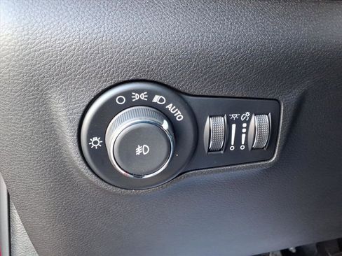 New 2026 Jeep Compass Latitude image 17