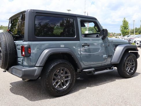 Used 2025 Jeep Wrangler Sport AWD/4WD image 7