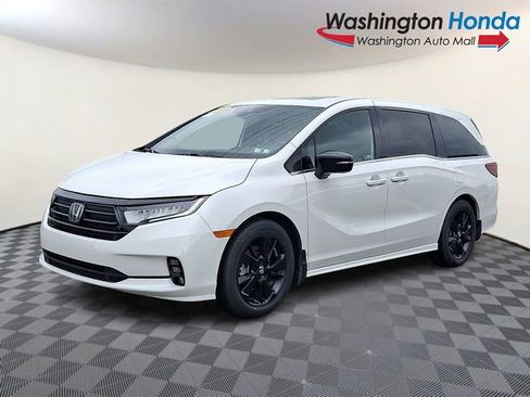 Certified 2023 Honda Odyssey Sport image 3