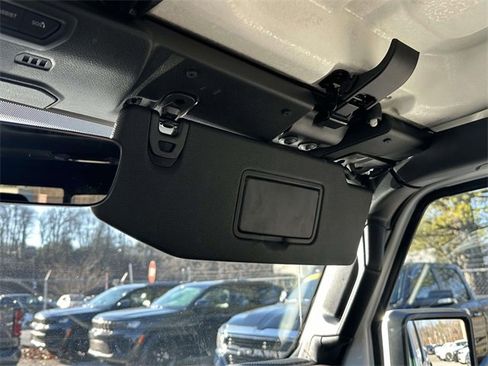 Certified 2022 Jeep Gladiator Overland image 39