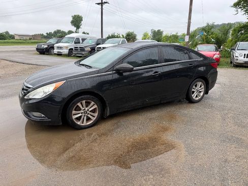 Used 2013 Hyundai Sonata GLS w/ Popular Equipment Pkg FWD image 2