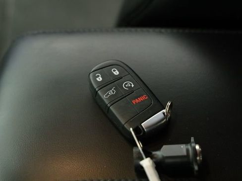 Used 2020 Jeep Grand Cherokee Altitude image 39