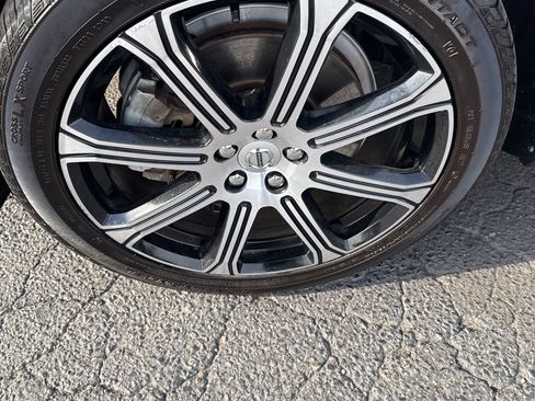 Used 2019 Volvo XC60 T8 Inscription w/ Advanced Package image 9