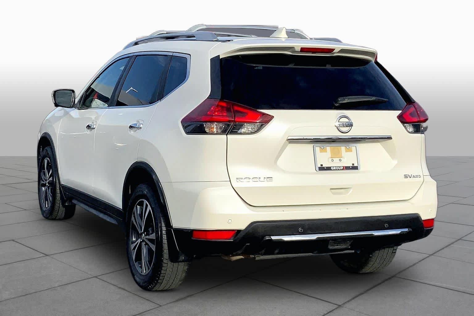 Used 2020 Nissan Rogue SV w/ Sun & Sound Touring Package AWD/4WD image 12