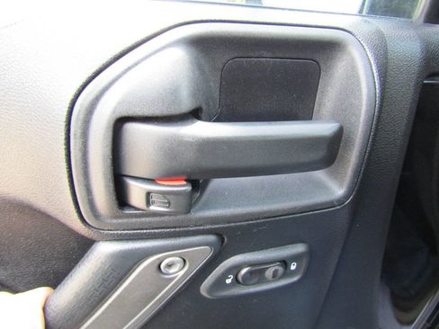 Used 2012 Jeep Wrangler Sport image 9