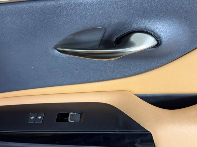 Used 2022 Lexus ES 300h w/ Premium Package FWD image 29