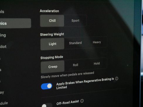 Used 2023 Tesla Model Y Long Range image 27