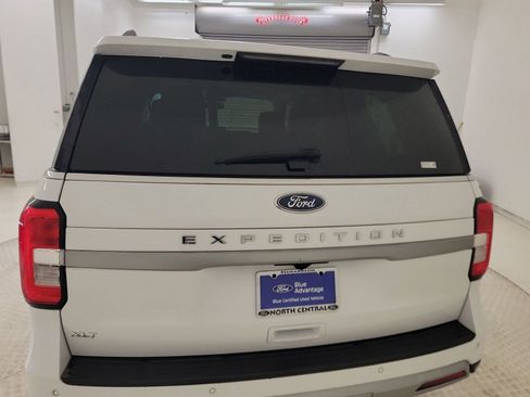 Used 2024 Ford Expedition XLT AWD/4WD image 8