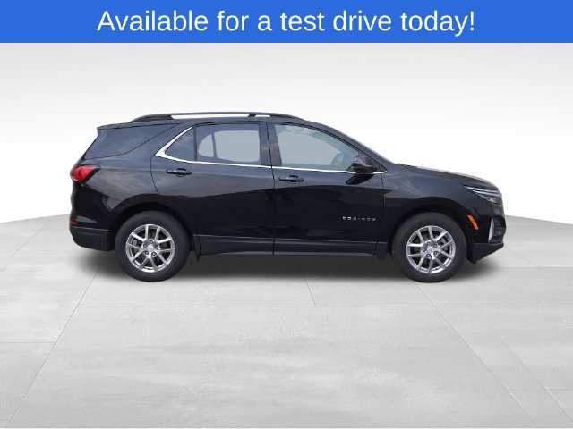 Used 2024 Chevrolet Equinox LT w/ LPO, Floor Liner Package FWD image 3