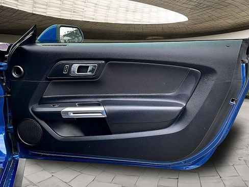 Used 2017 Ford Mustang 2d Fastback V6 image 17